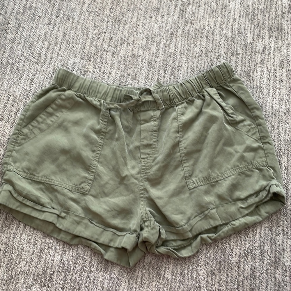 Love tree shorts